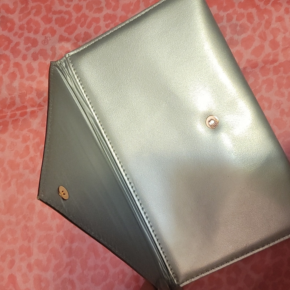 Gorgeous Real Technique Envelop Clutch View 2
